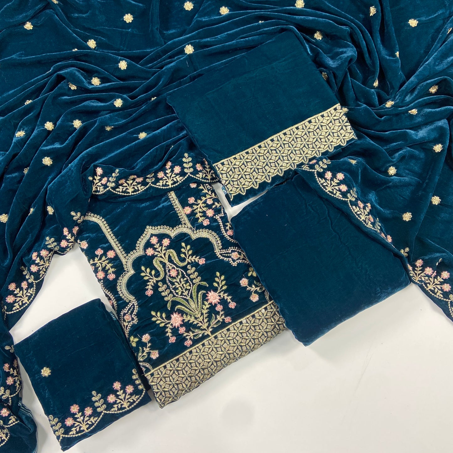 Maria B Luxury Velvet Embroidered Suit – 3PC