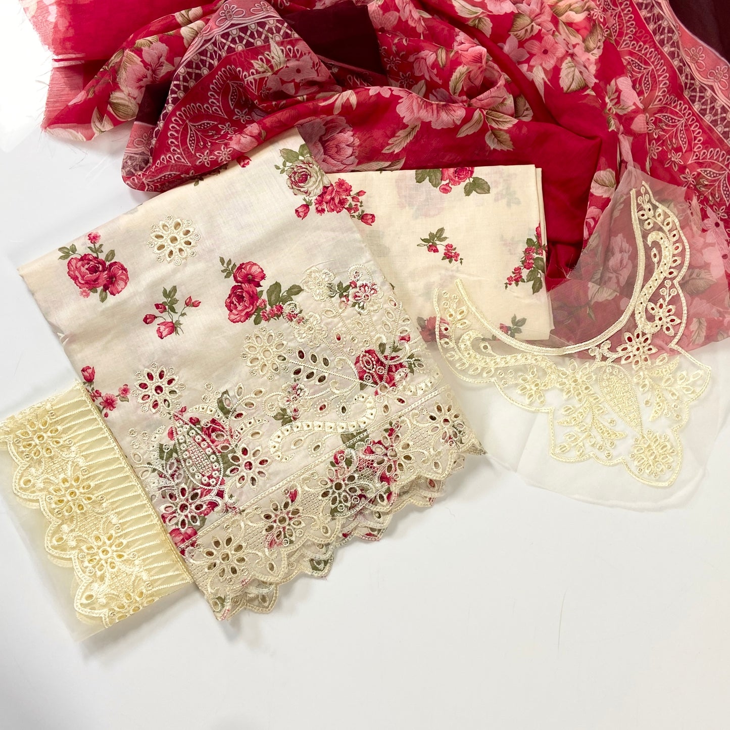 Iznik B Emb Luxury Lawn 3PC