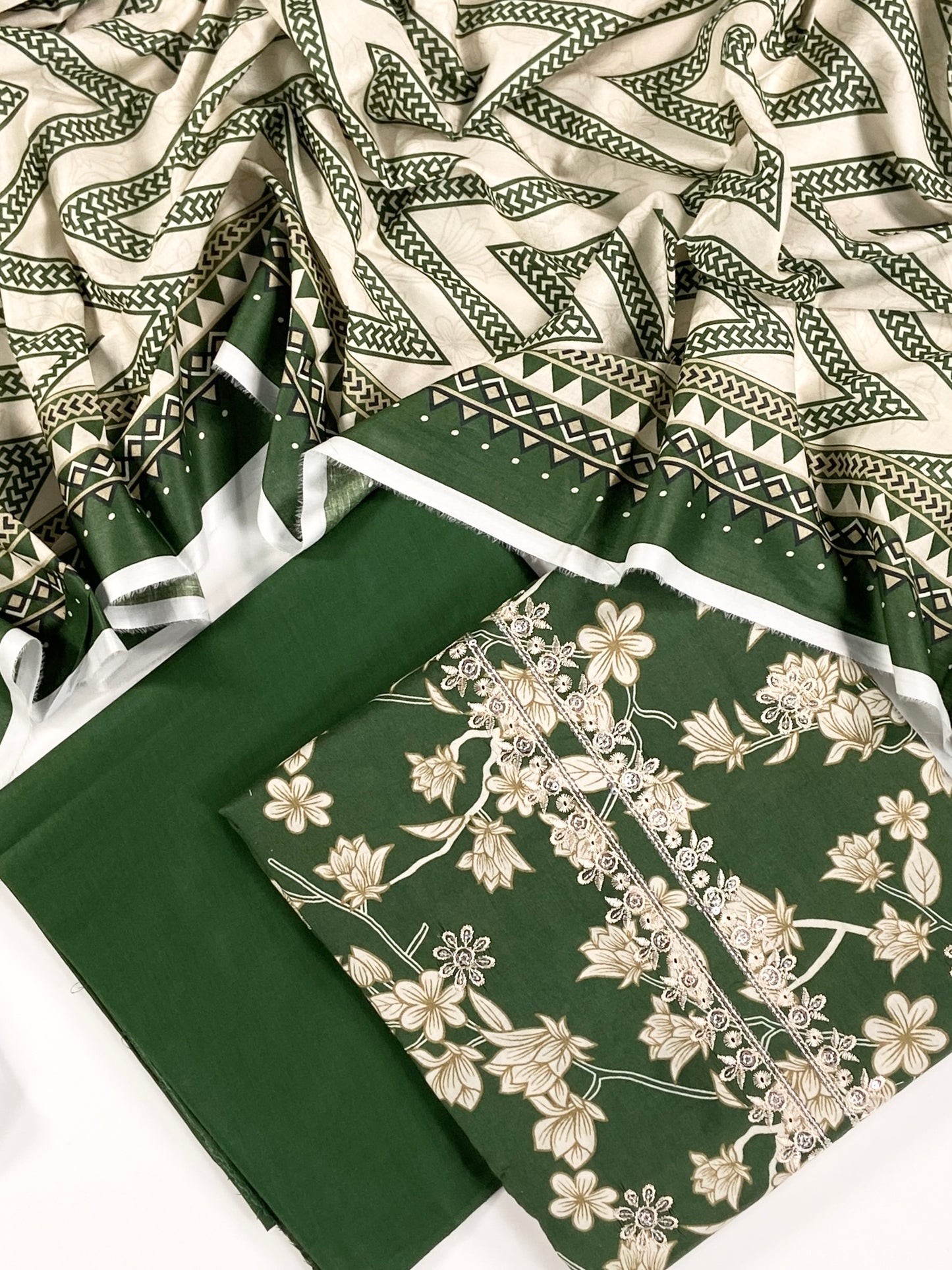 Riwaaz By Anaya Noor Printed & Emb Lawn 3PC