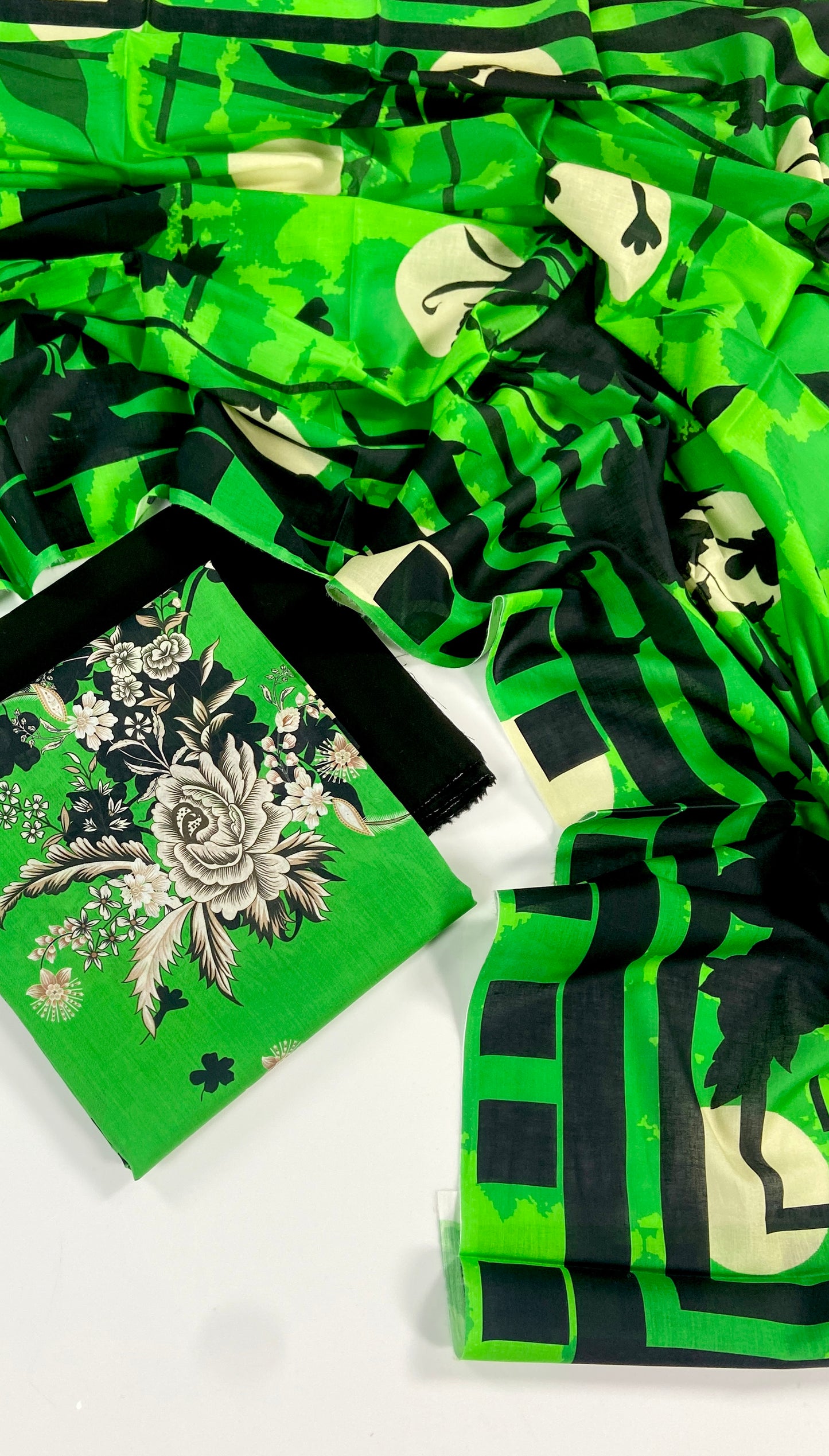 Edenrobe Digital Printed Lawn 3PC