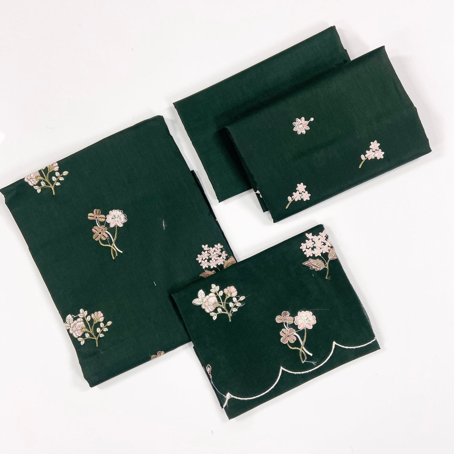 izel Embroidered Lawn 2PC