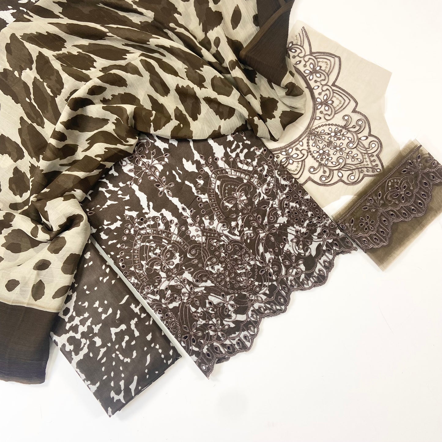 Maria B Emb Luxury Lawn 3PC