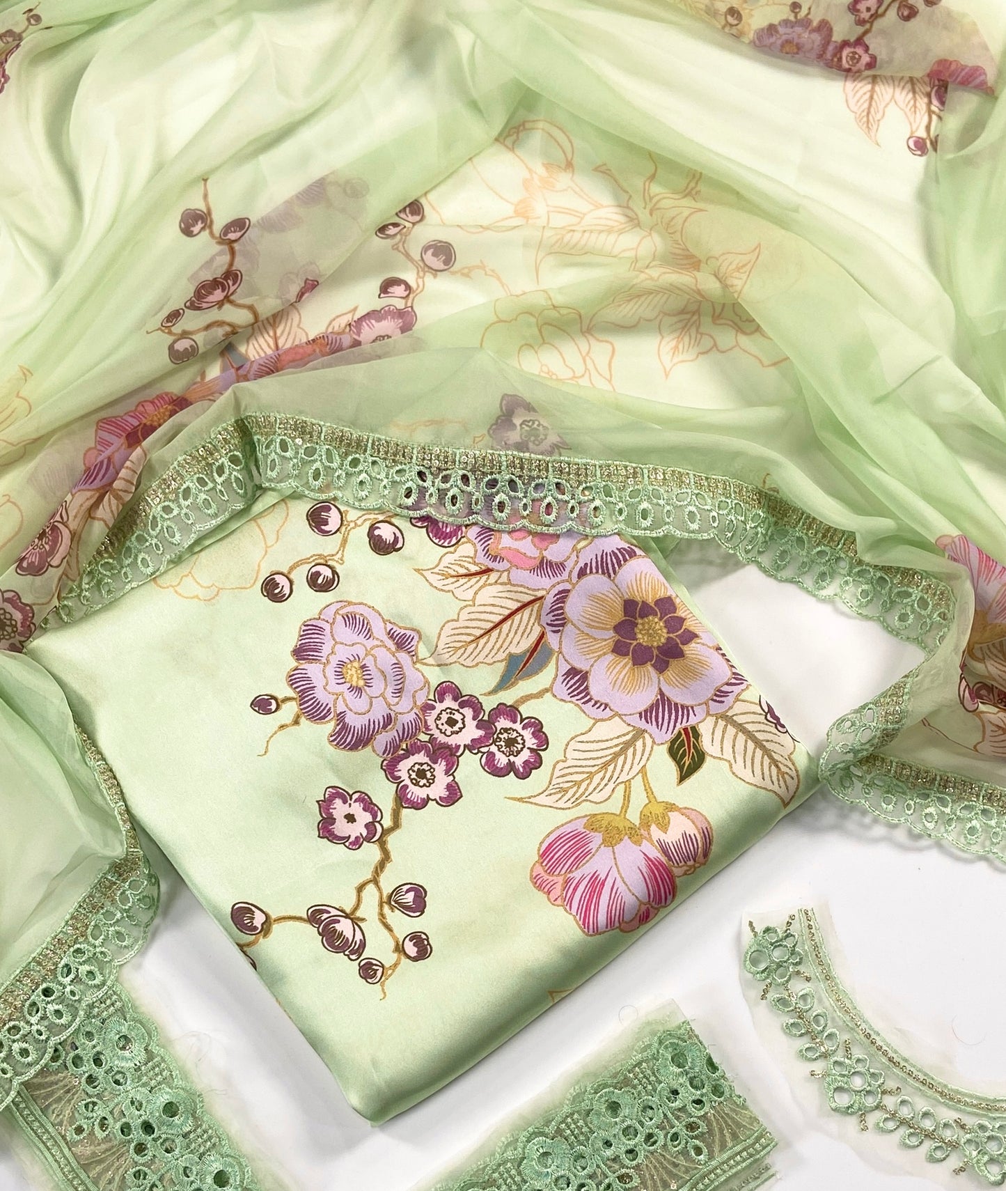 Iznik Premium Silk – With Organza Patches