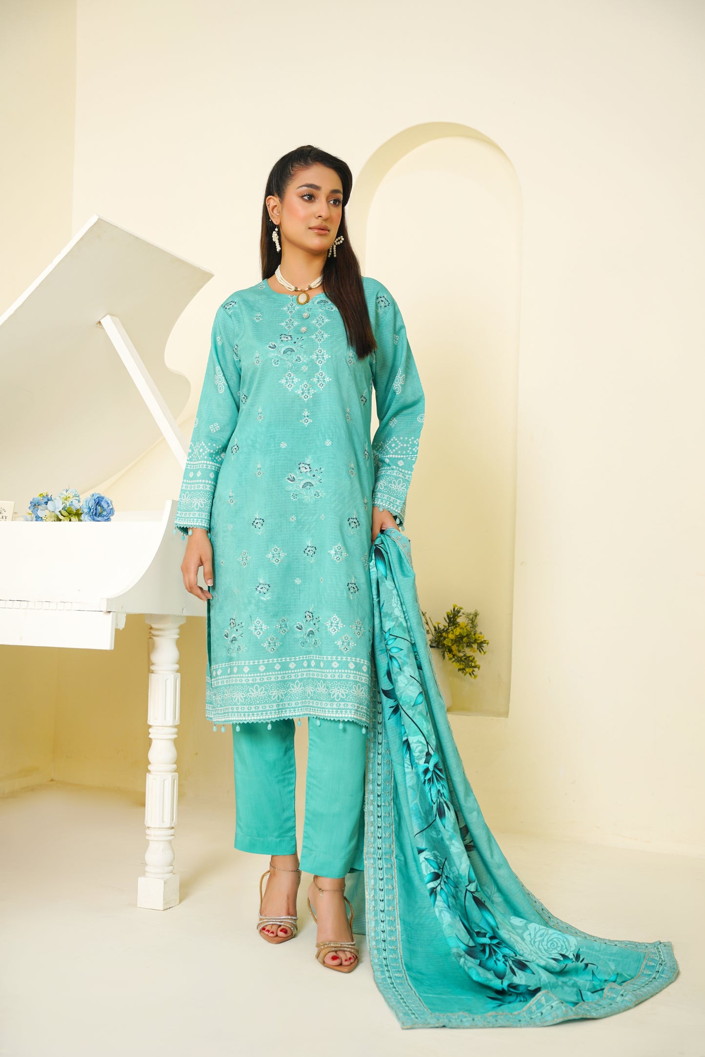 Narm o Nafees By Anaya Noor Embroidered Viscose 3PC