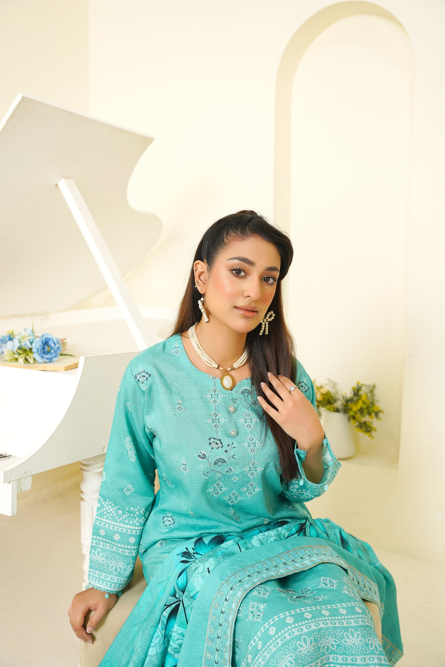 Narm o Nafees By Anaya Noor Embroidered Viscose 3PC