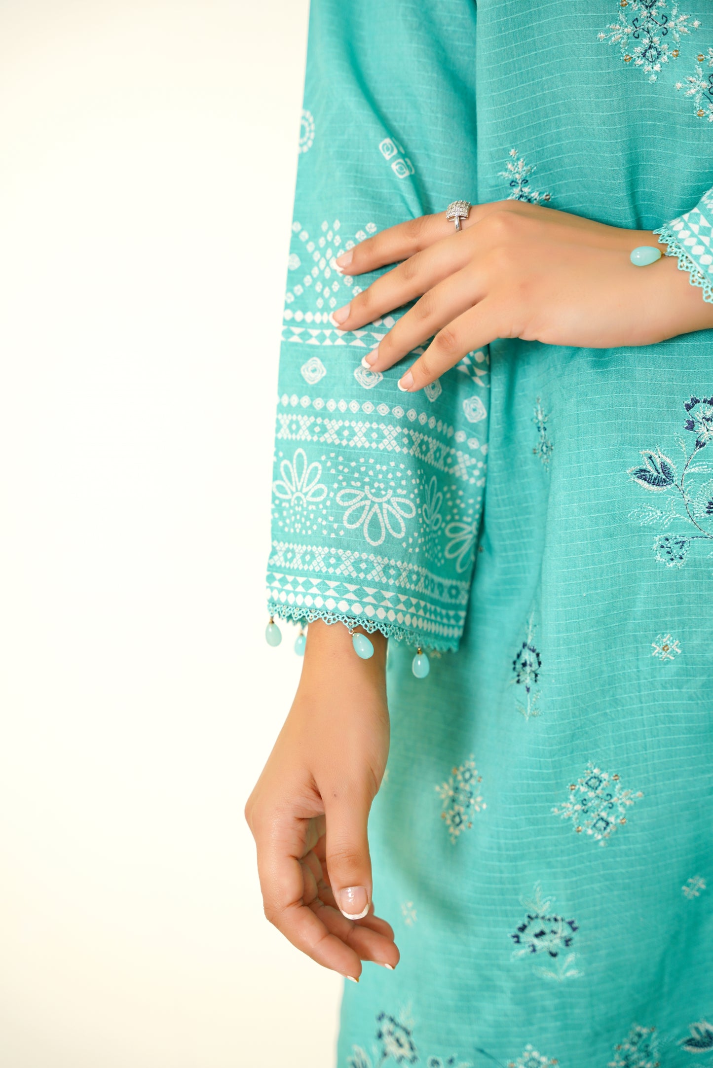 Narm o Nafees By Anaya Noor Embroidered Viscose 3PC