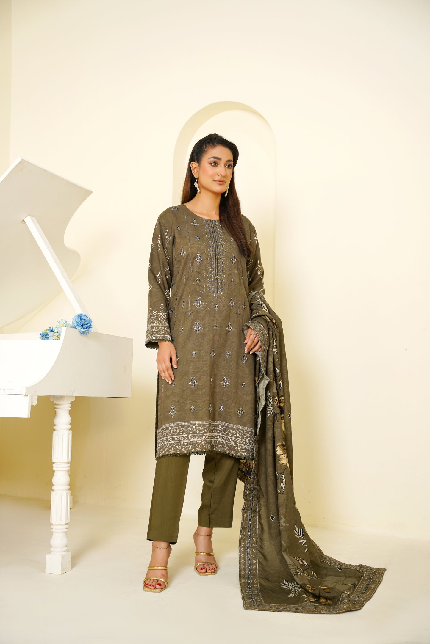 Narm o Nafees By Anaya Noor Embroidered Viscose 3PC