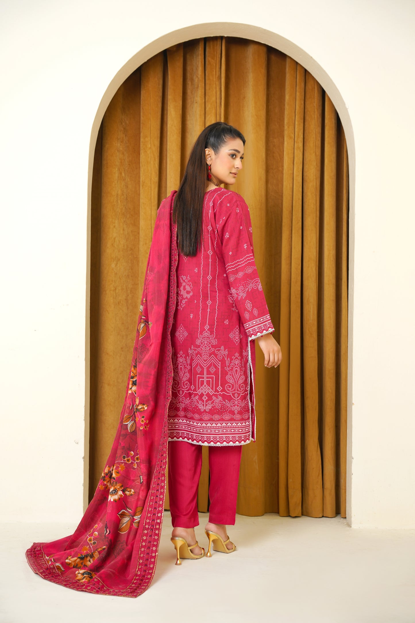 Narm o Nafees By Anaya Noor Embroidered Viscose 3PC