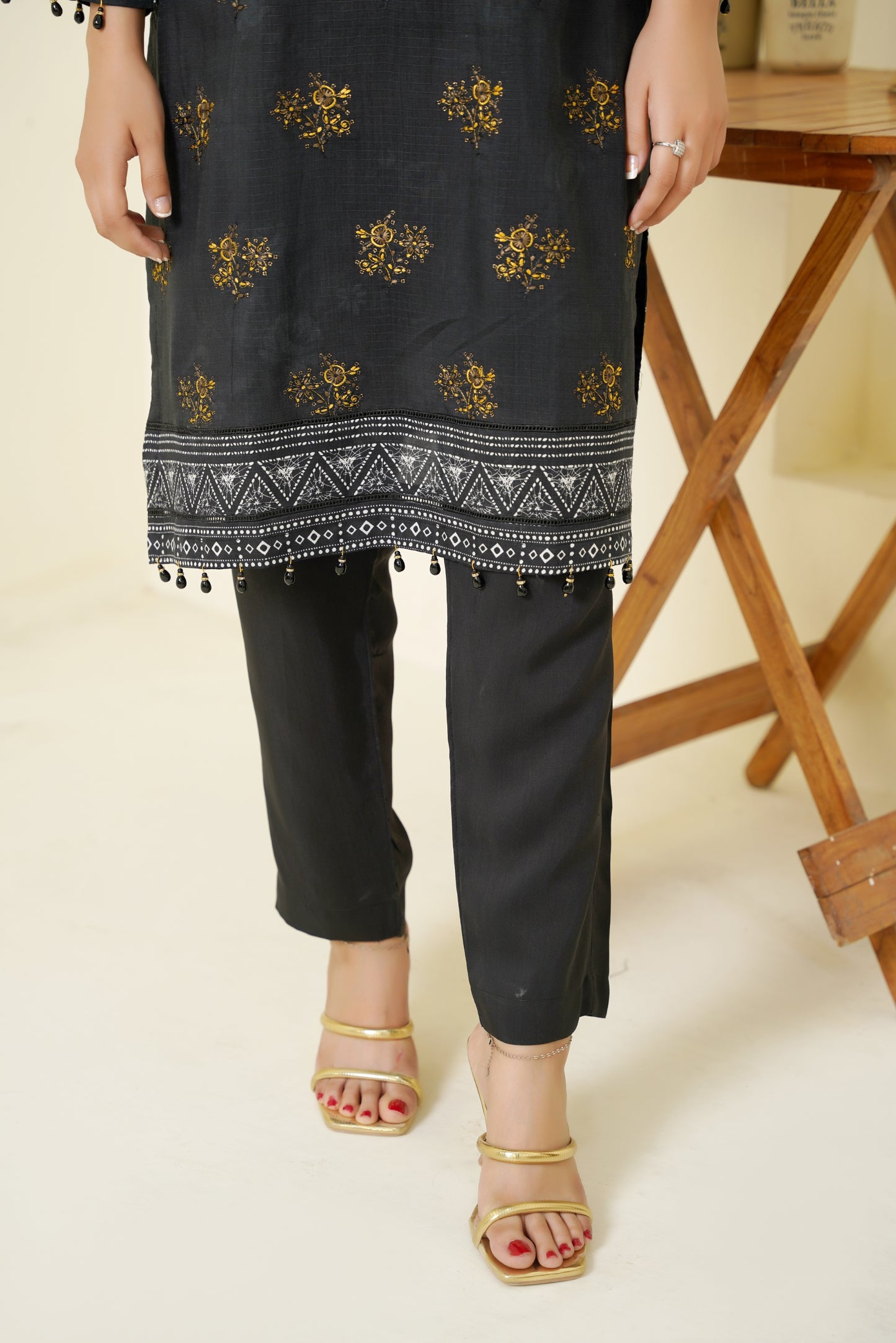 Narm o Nafees By Anaya Noor Embroidered Viscose 3PC