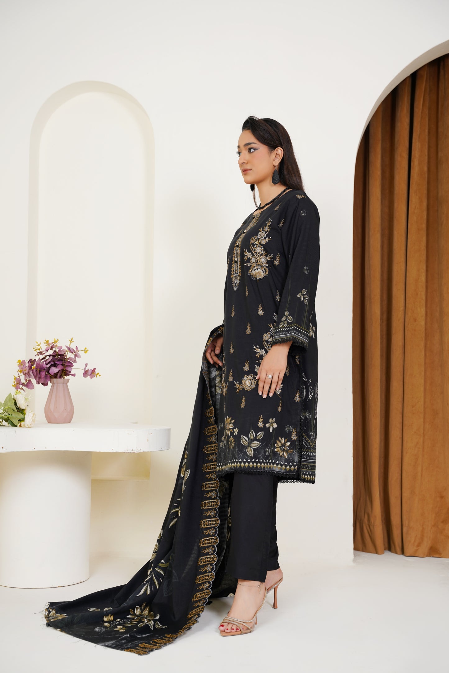 Riwayat-e-Sardi By Anaya Noor Emb Linen 3PC