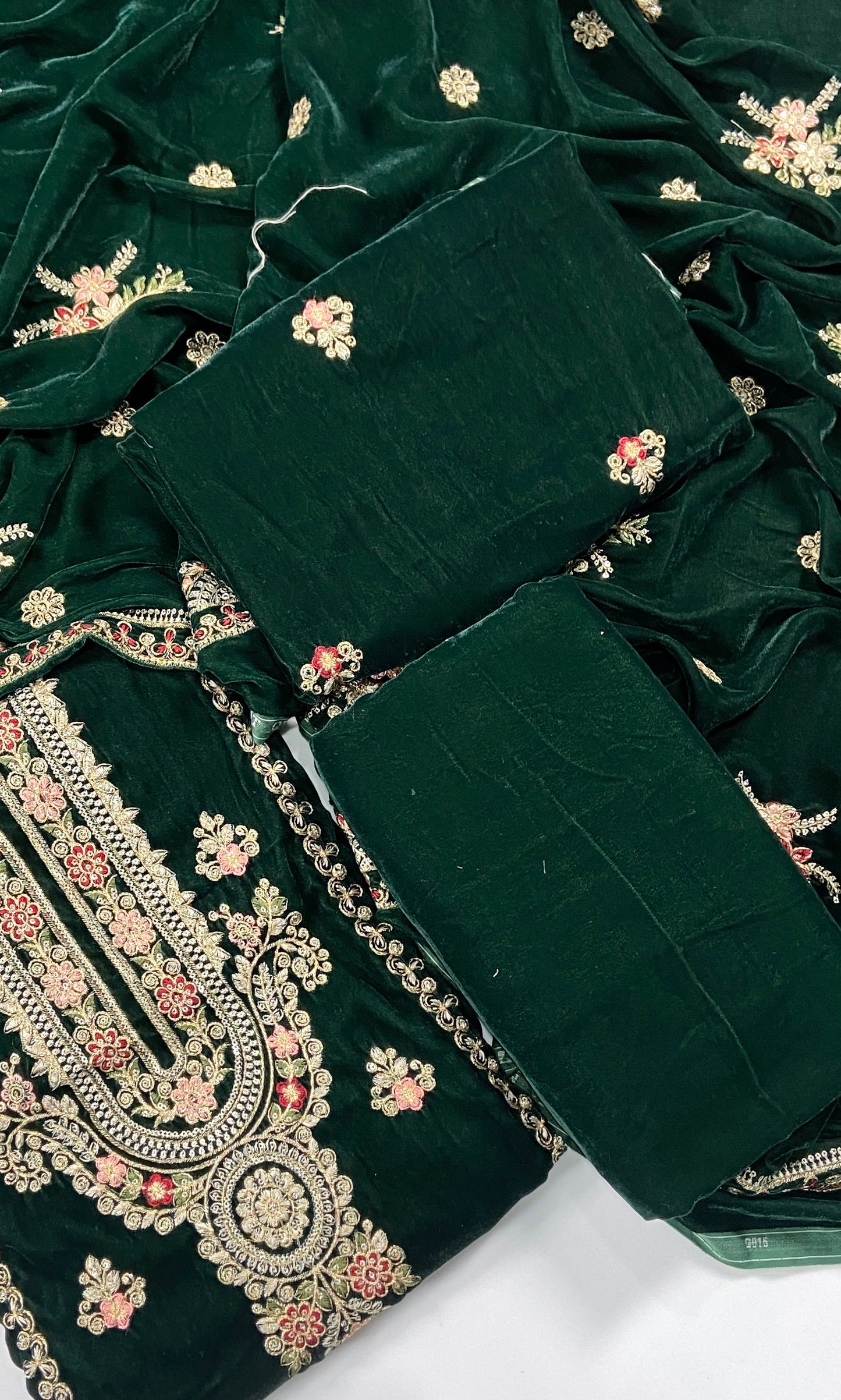 Maria B Luxury Velvet Embroidered Suit – 3PC