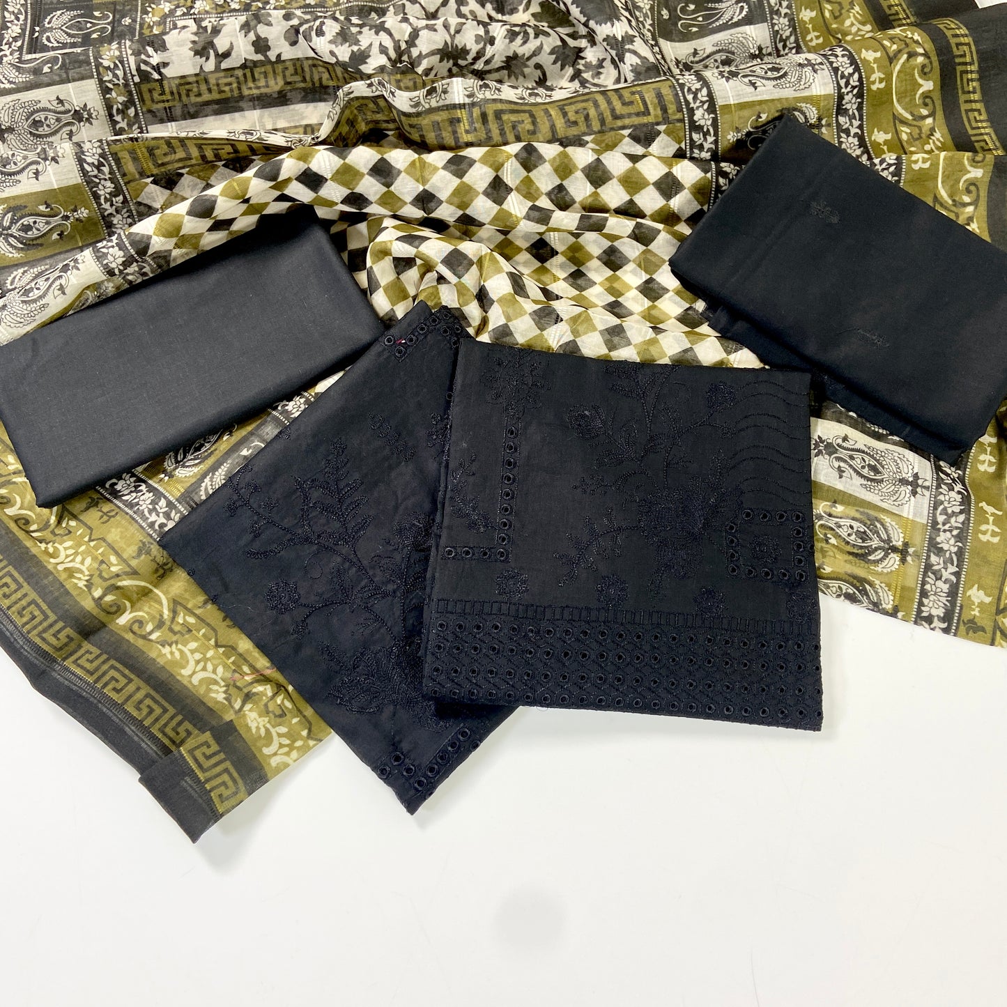 Chikenkari Anaya Noor Lawn 3-PC