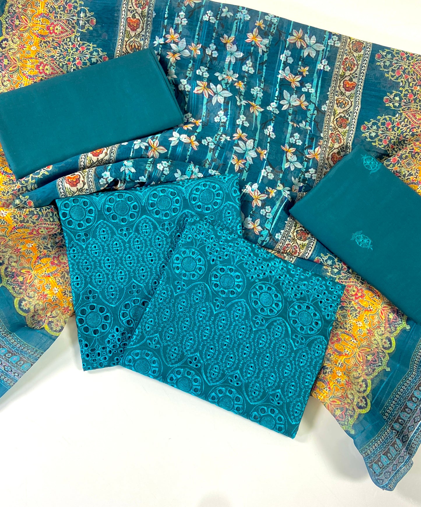 Chikenkari Anaya Noor Lawn 3-PC