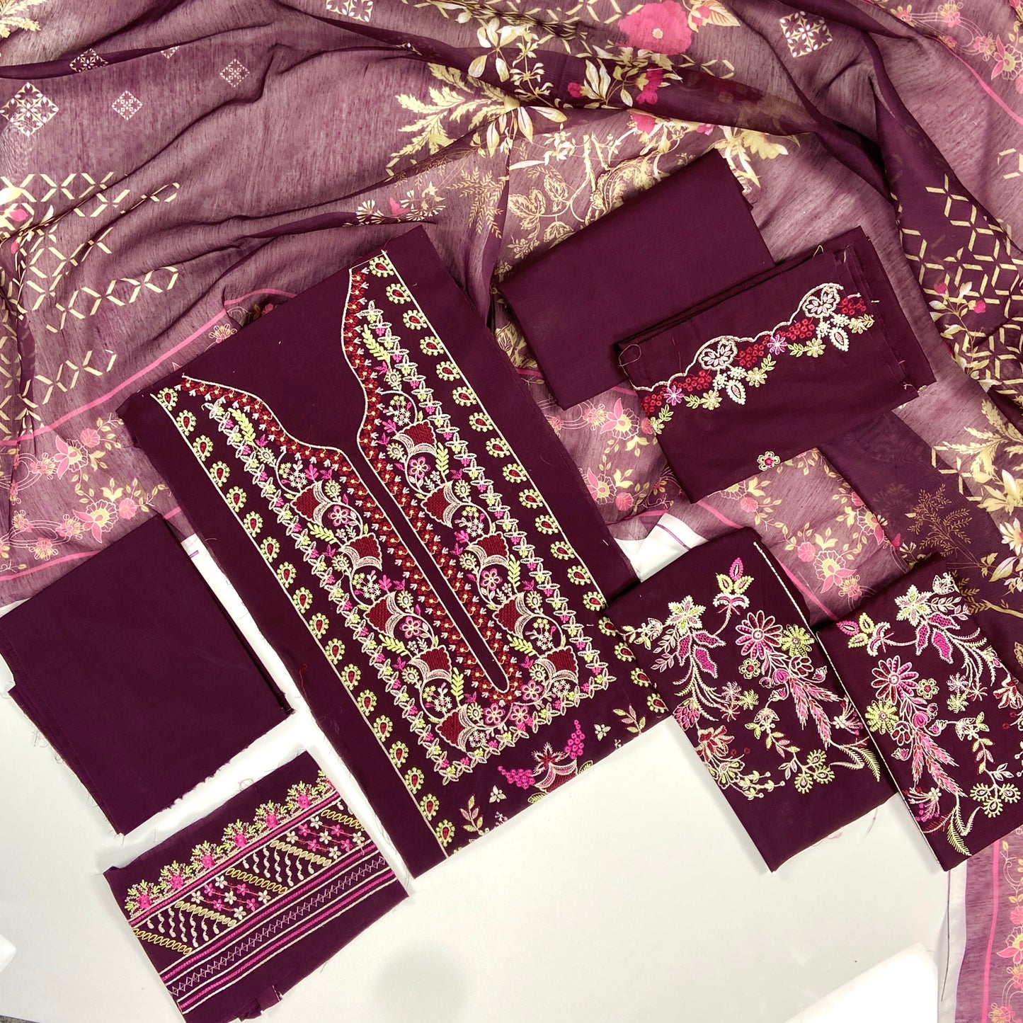 Baroque Embroidered Lawn 3PC