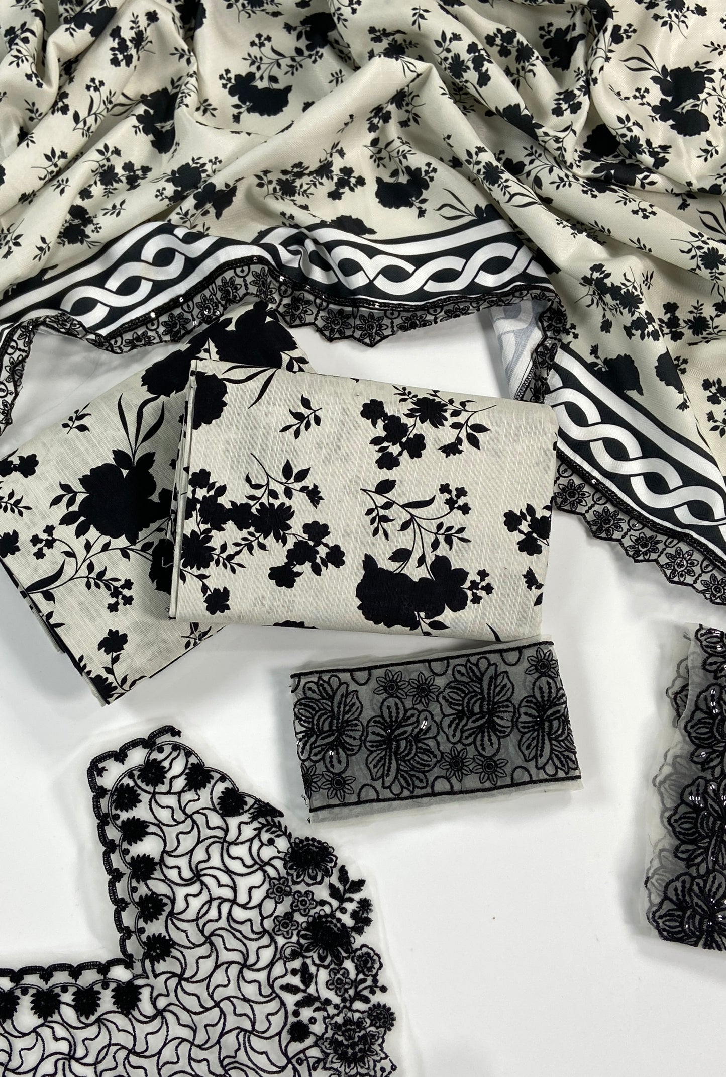 Aneelas Printed Slub Khaddar With Emb Patches 3PC