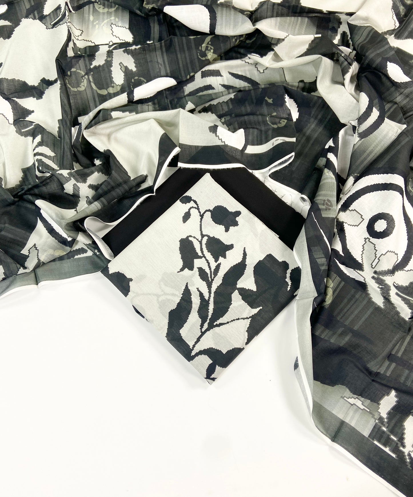 Edenrobe Digital Printed Lawn 3PC