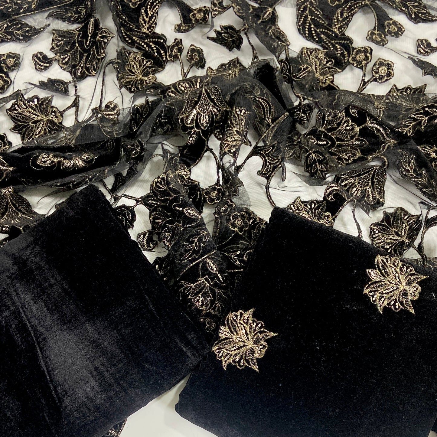 Bareeze Velvet Shawl With Aplic Work 3PC