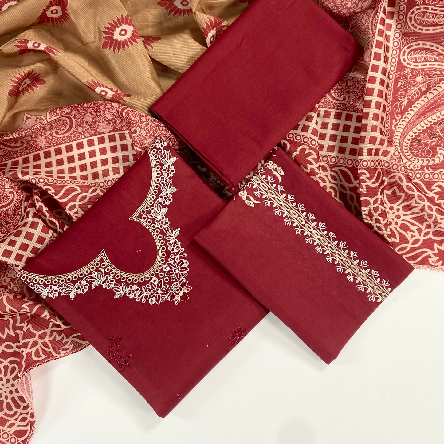izel Luxury Embroidered Lawn 3PC