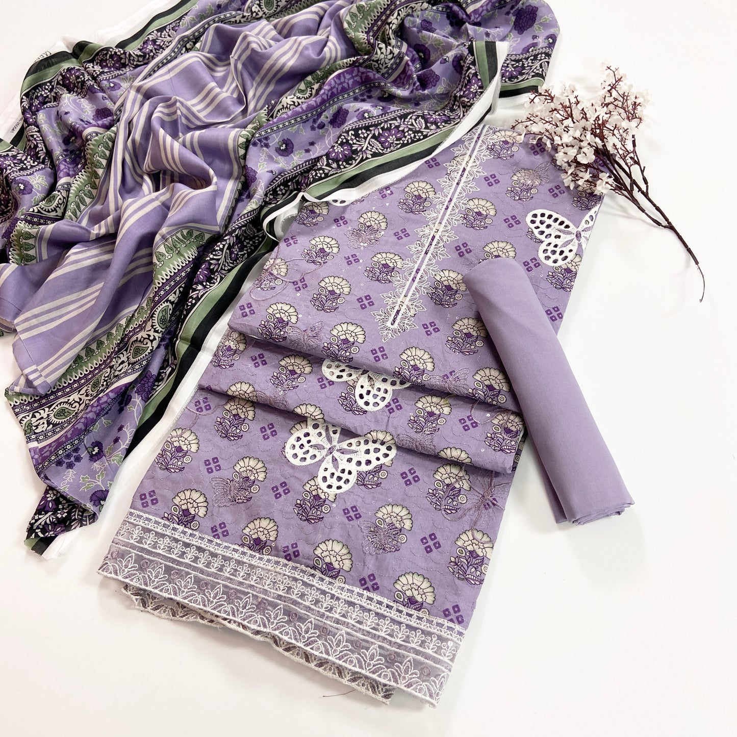 Maliha By Anaya Noor Emb Lawn 3PC