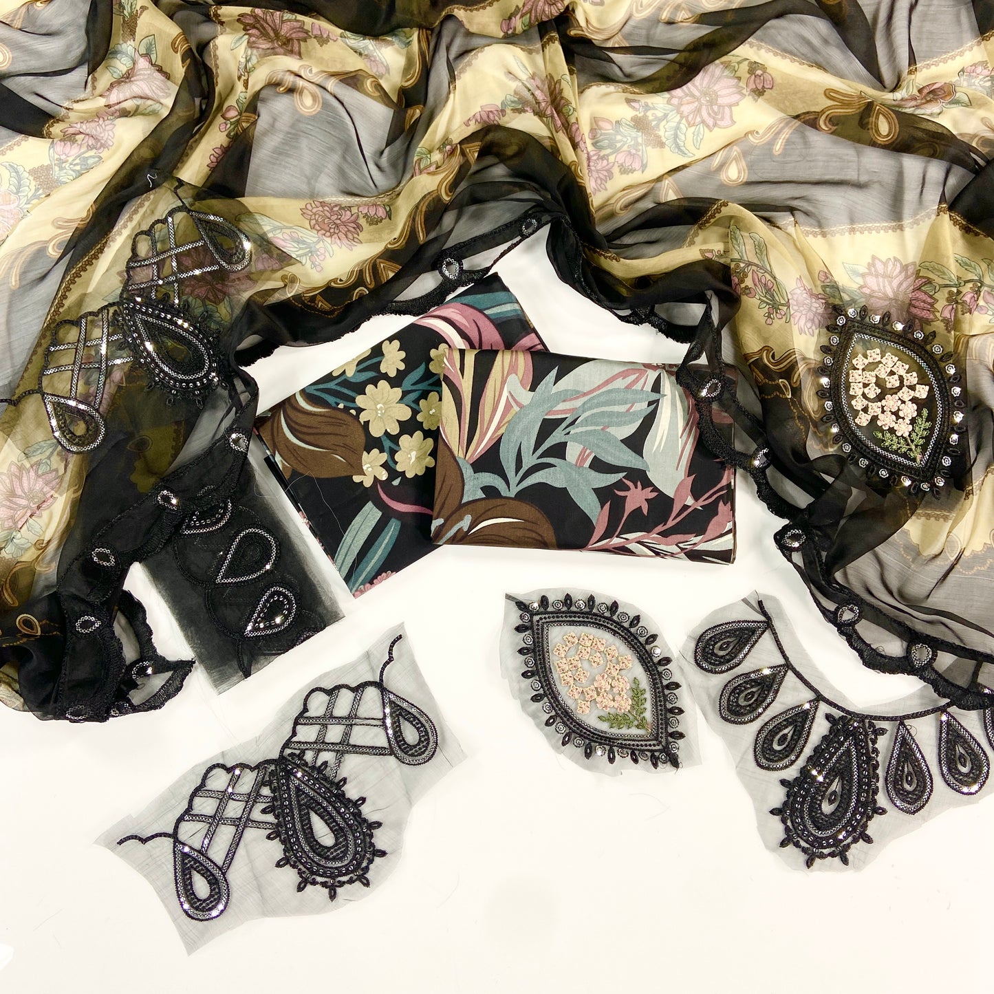 Baroque Embroiderd & Digital Printed Lawn 3PC