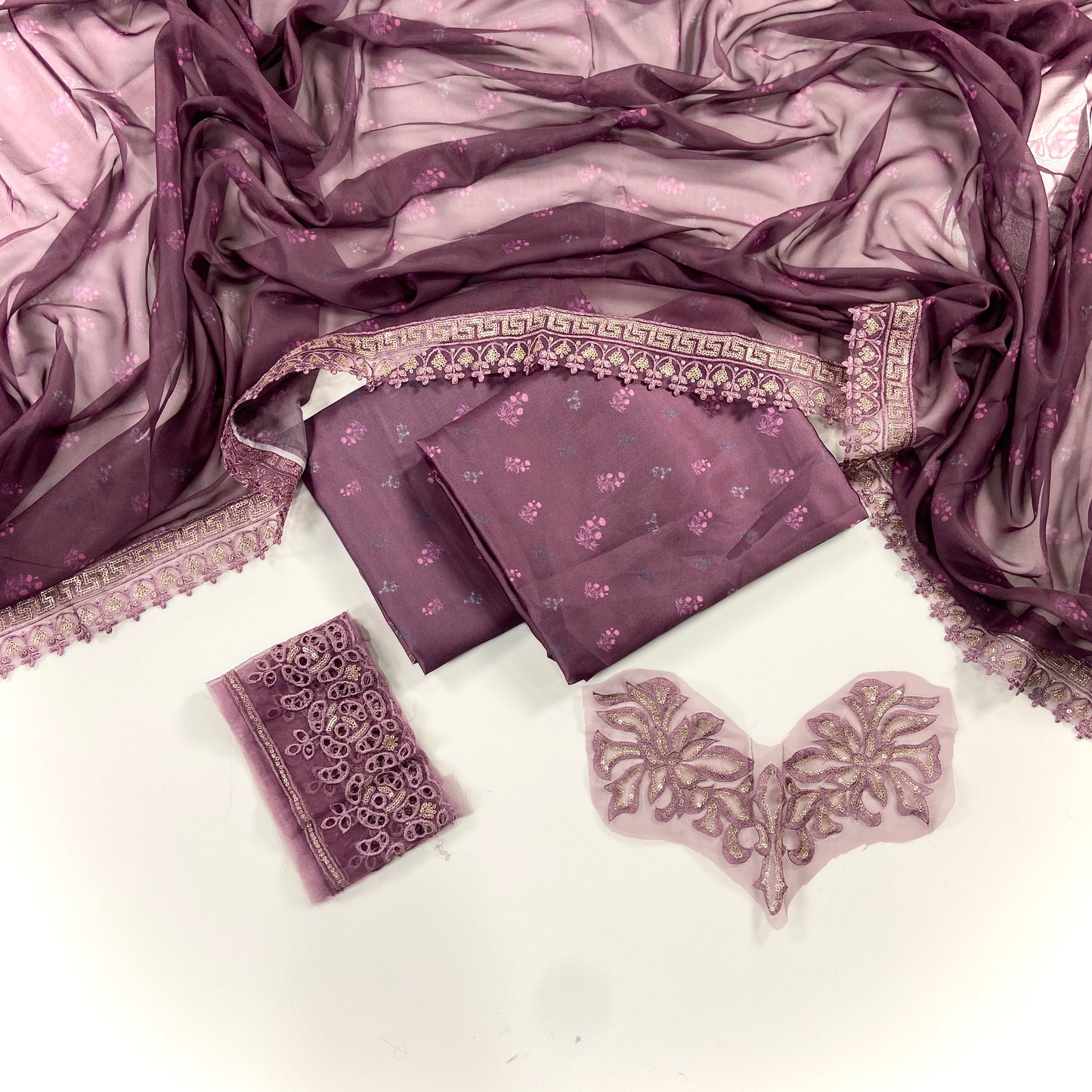 Iznik Premium Silk – With Organza Patches