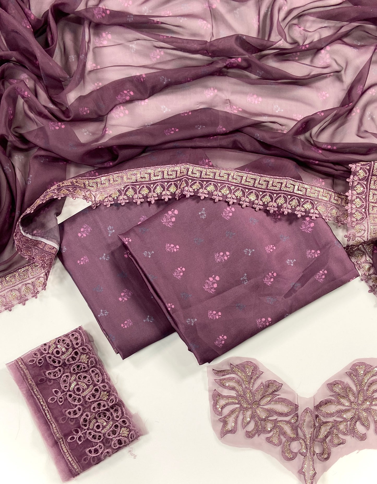 Iznik Premium Silk – With Organza Patches