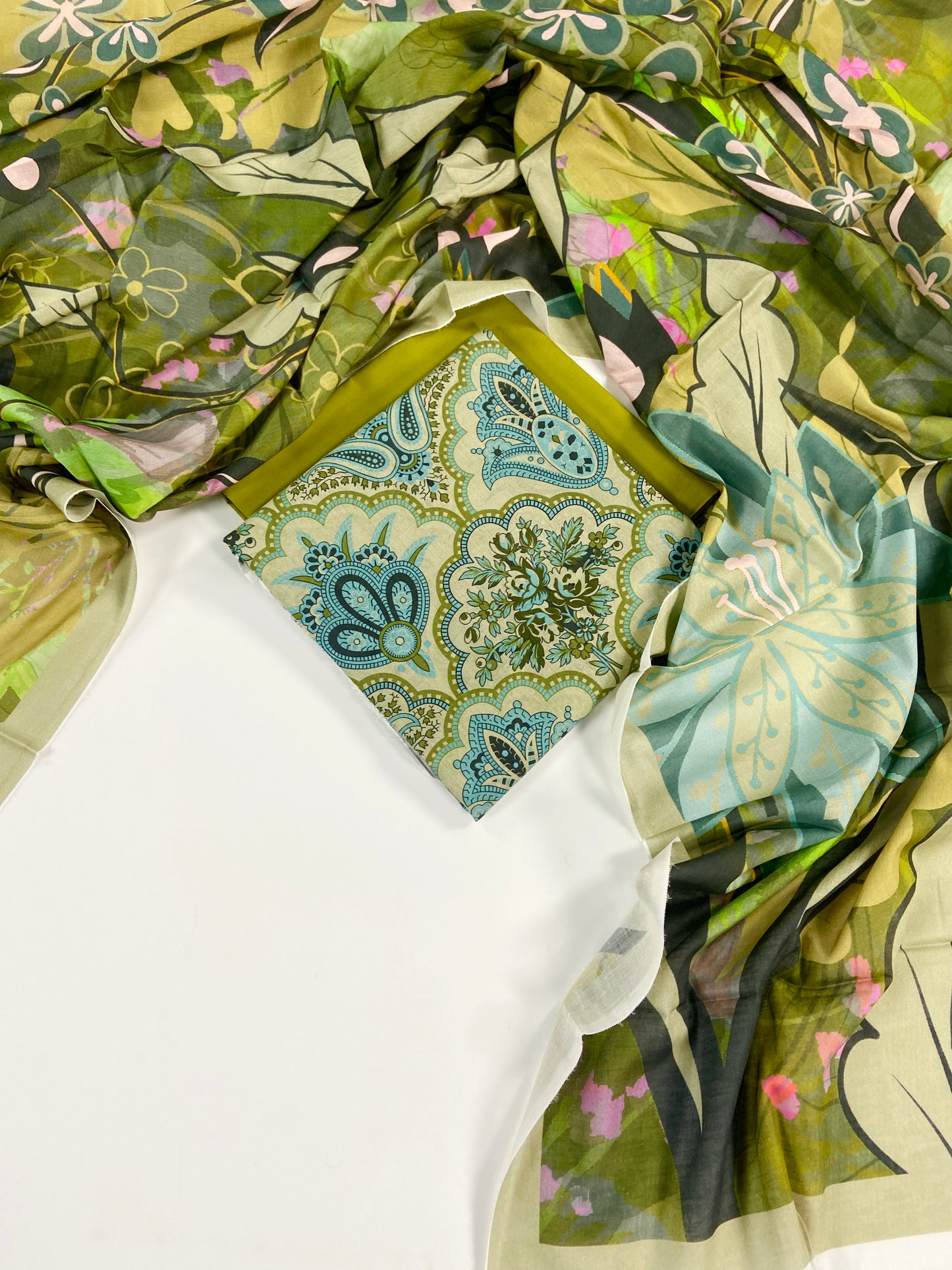 Edenrobe Digital Printed Lawn 3PC