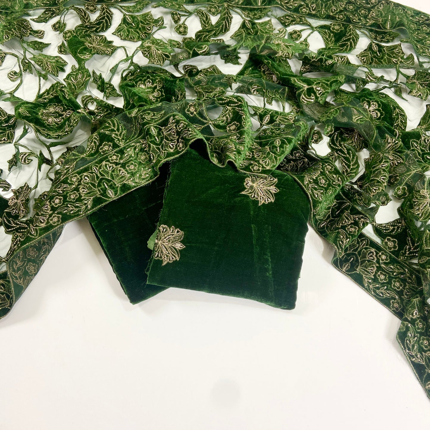 Bareeze Velvet Shawl With Aplic Work 3PC