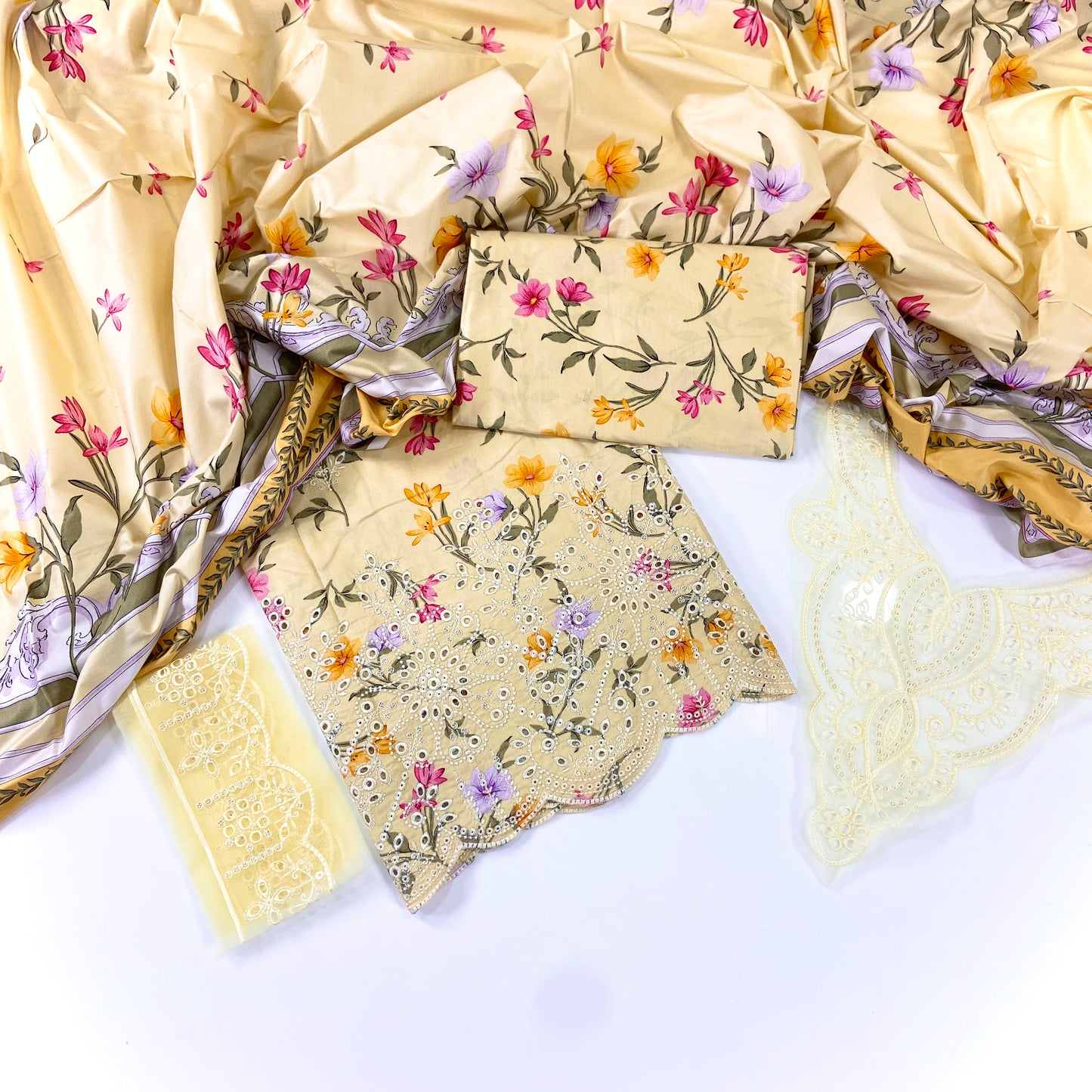 Qalamkar Printed Linen With Embroidered Patches-3PC