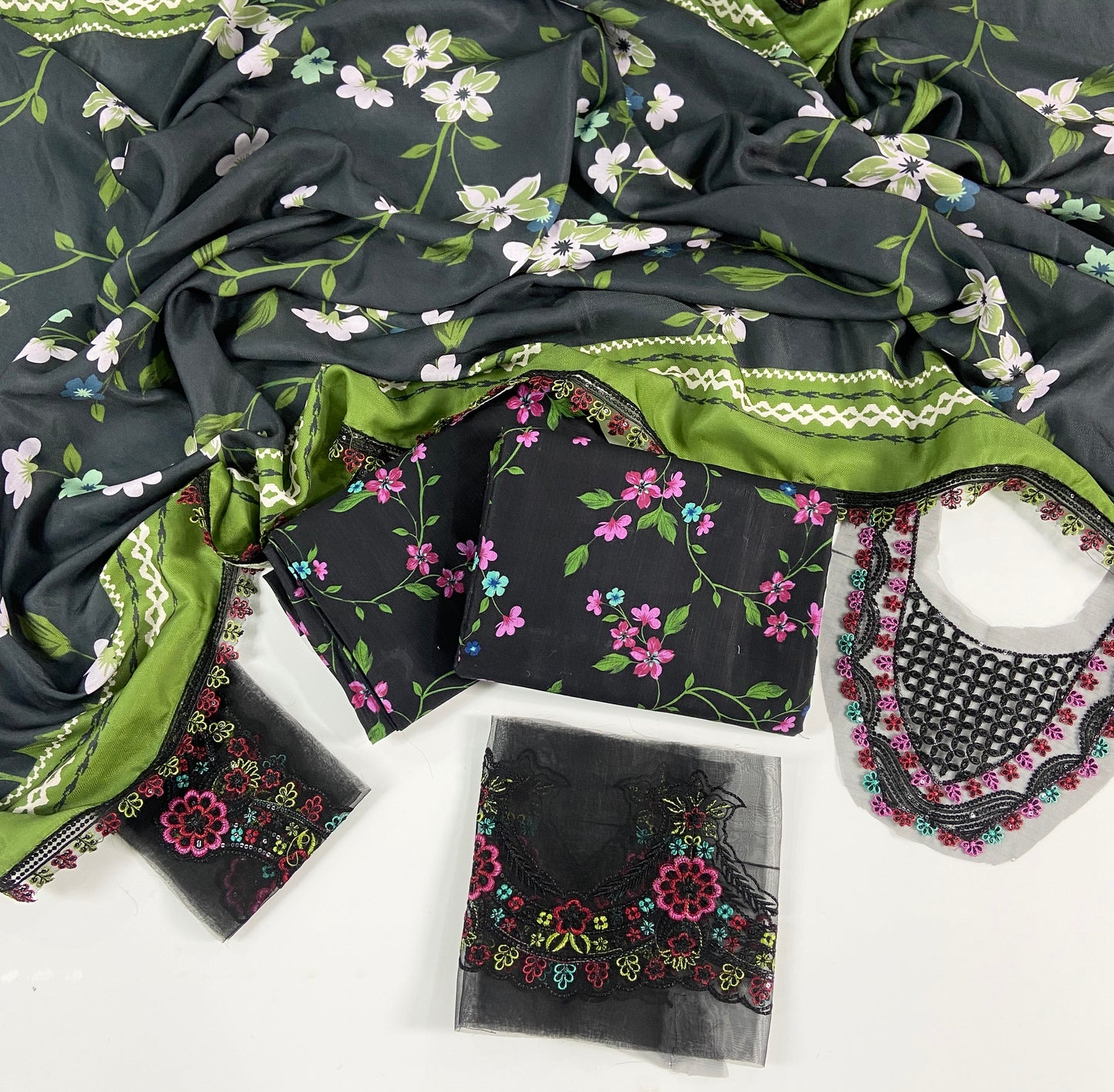 Baroque Printed Slub Khaddar With Emb Patches 3PC