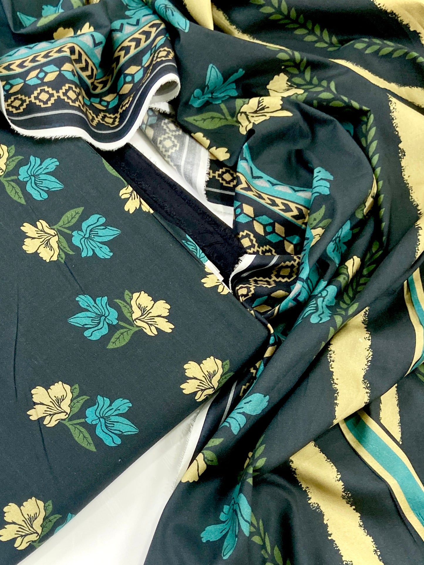 Sapphire Digital Printed Linen 3-PC