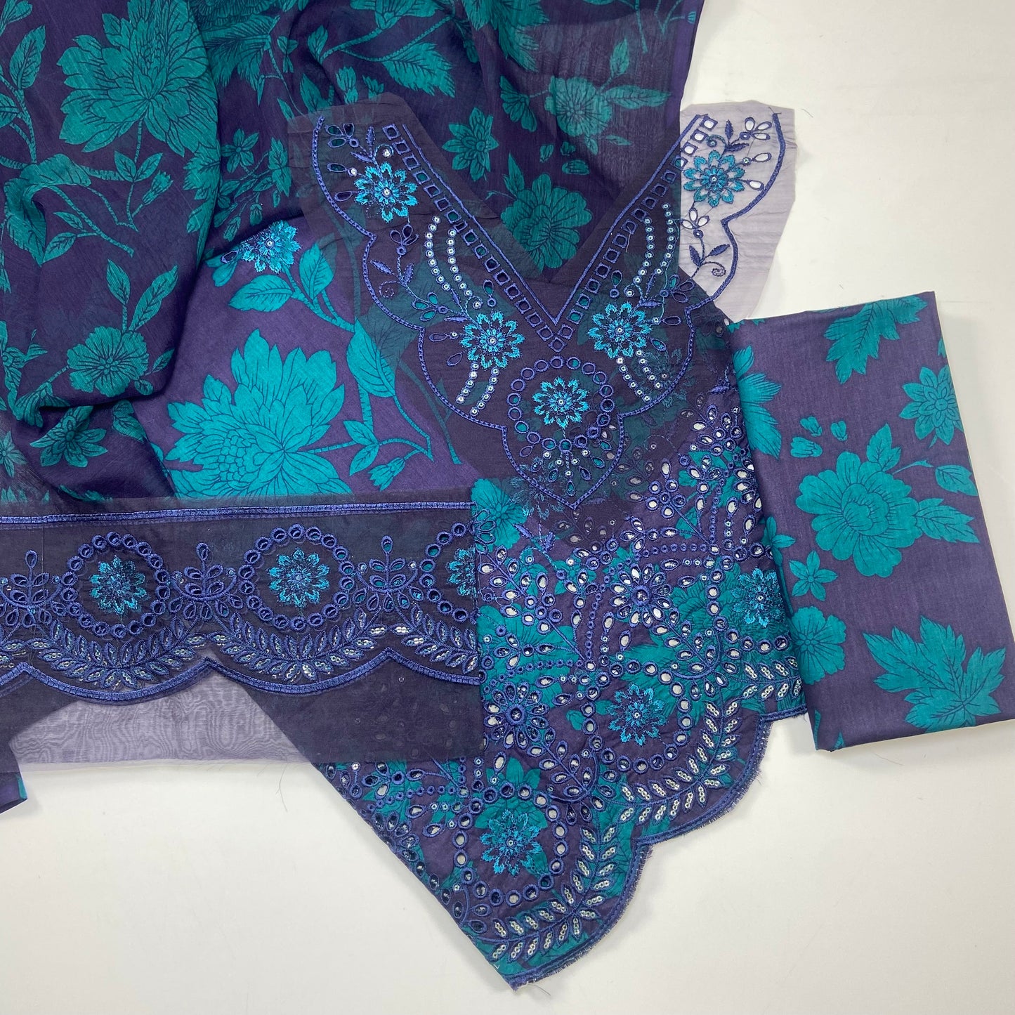 Maria B Emb Luxury Lawn 3PC