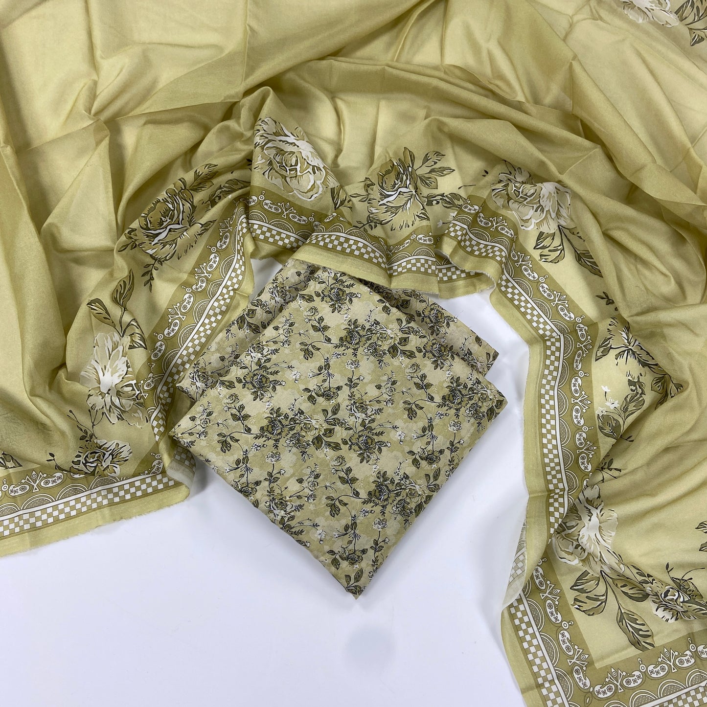 Sapphire Digital Printed Lawn 3PC
