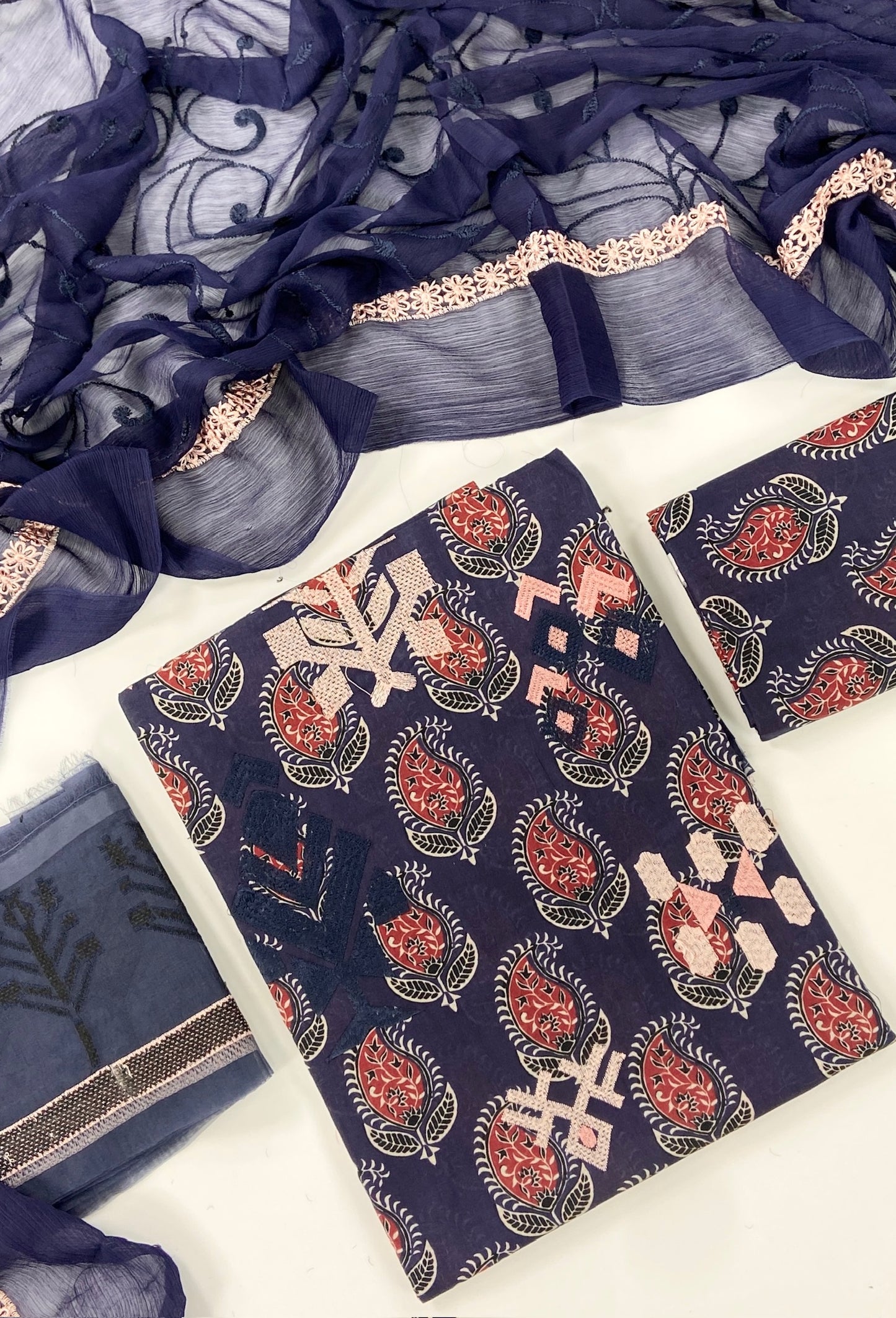 Ethnc Printed & Embroidered Lawn 3PC