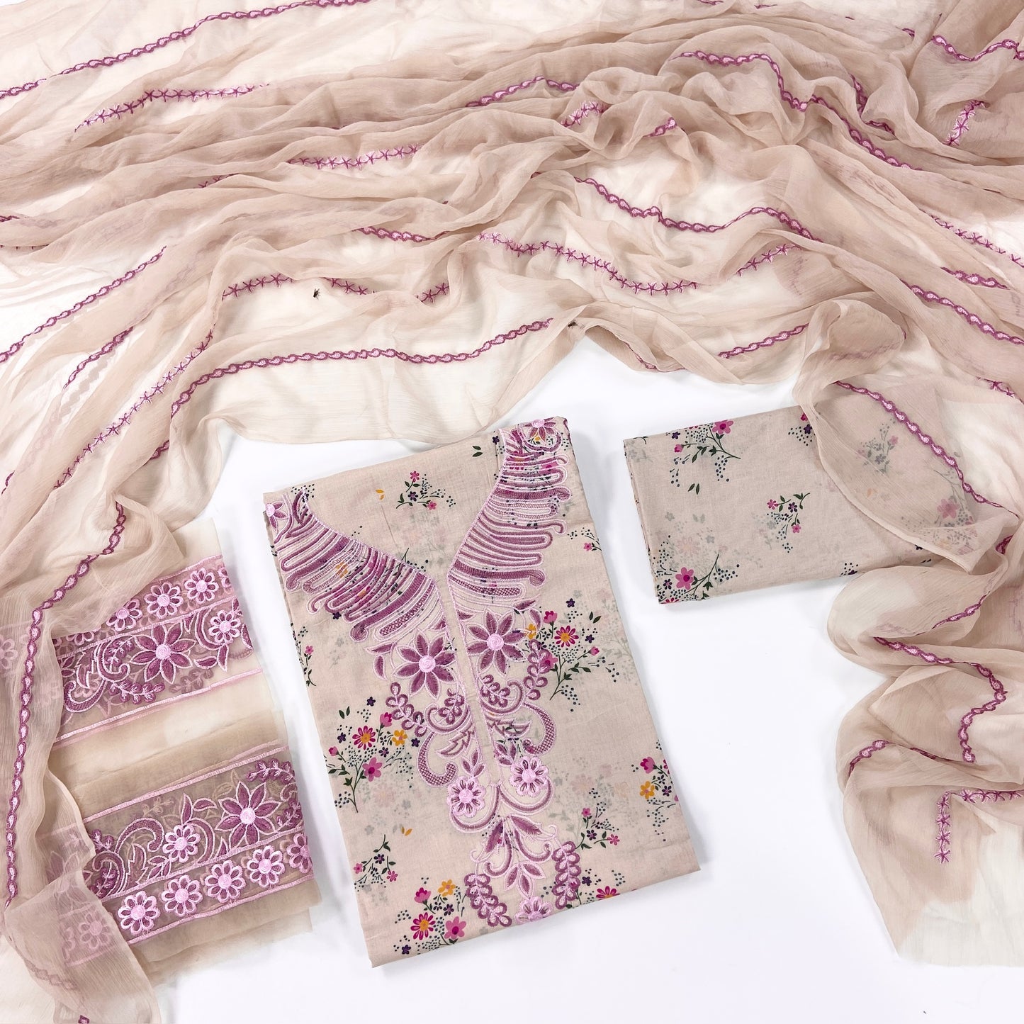Ethnc Printed & Embroidered Lawn 3PC