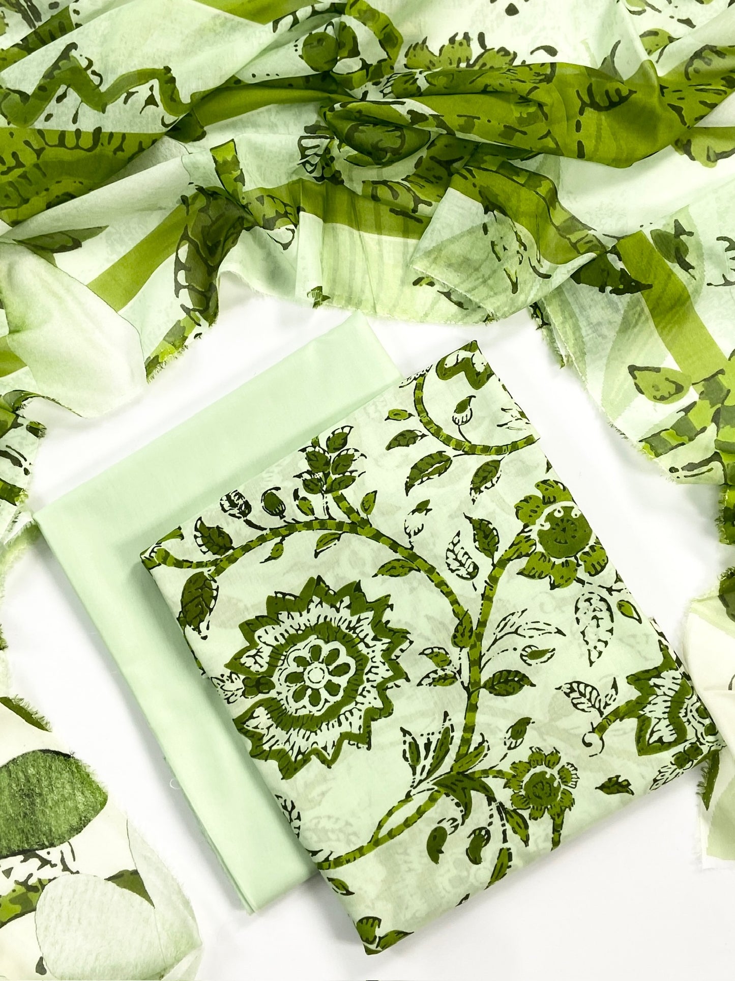 Monal Digital Printed Lawn With Voil Dupatta 3PC
