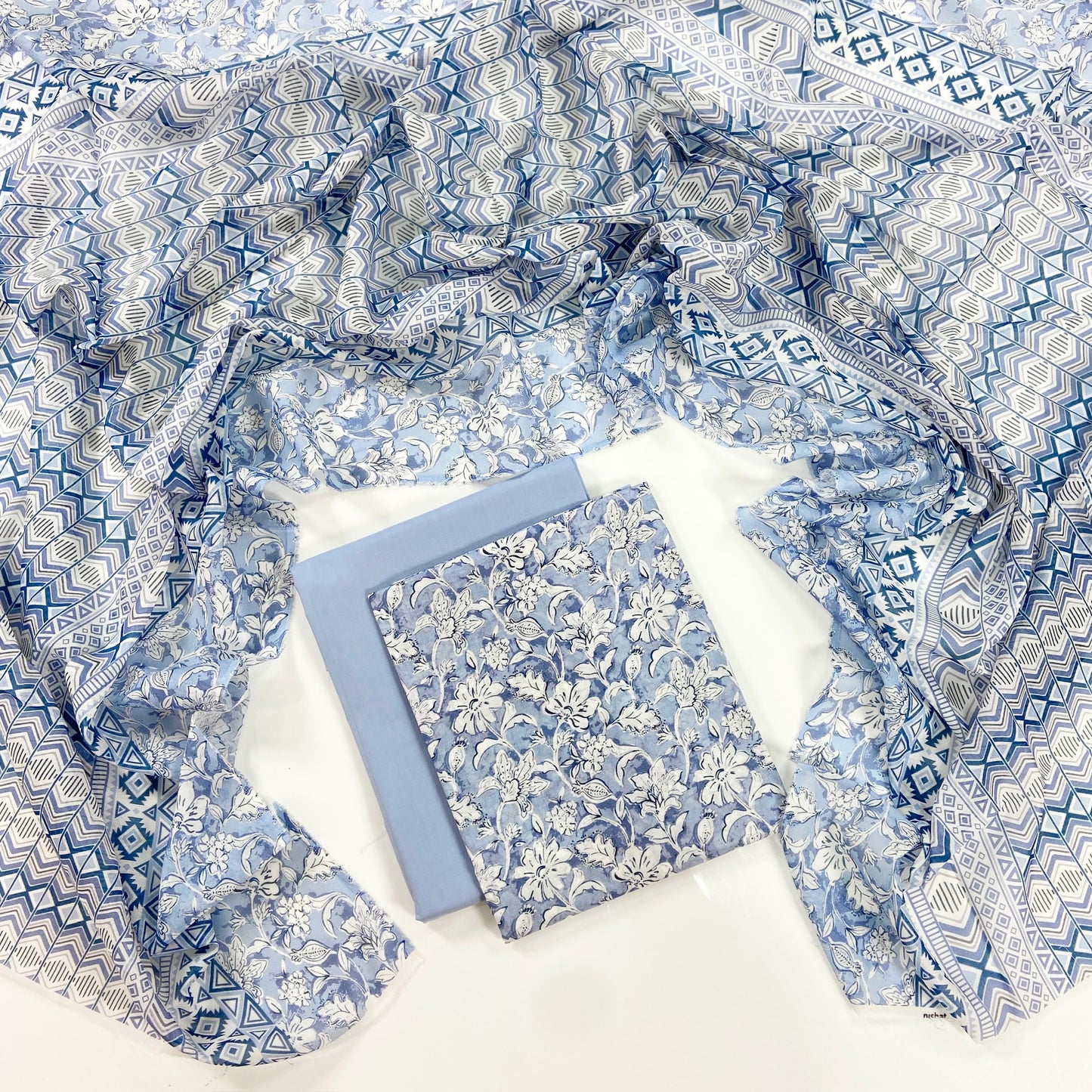 Nishat Digital Printed Lawn 3PC