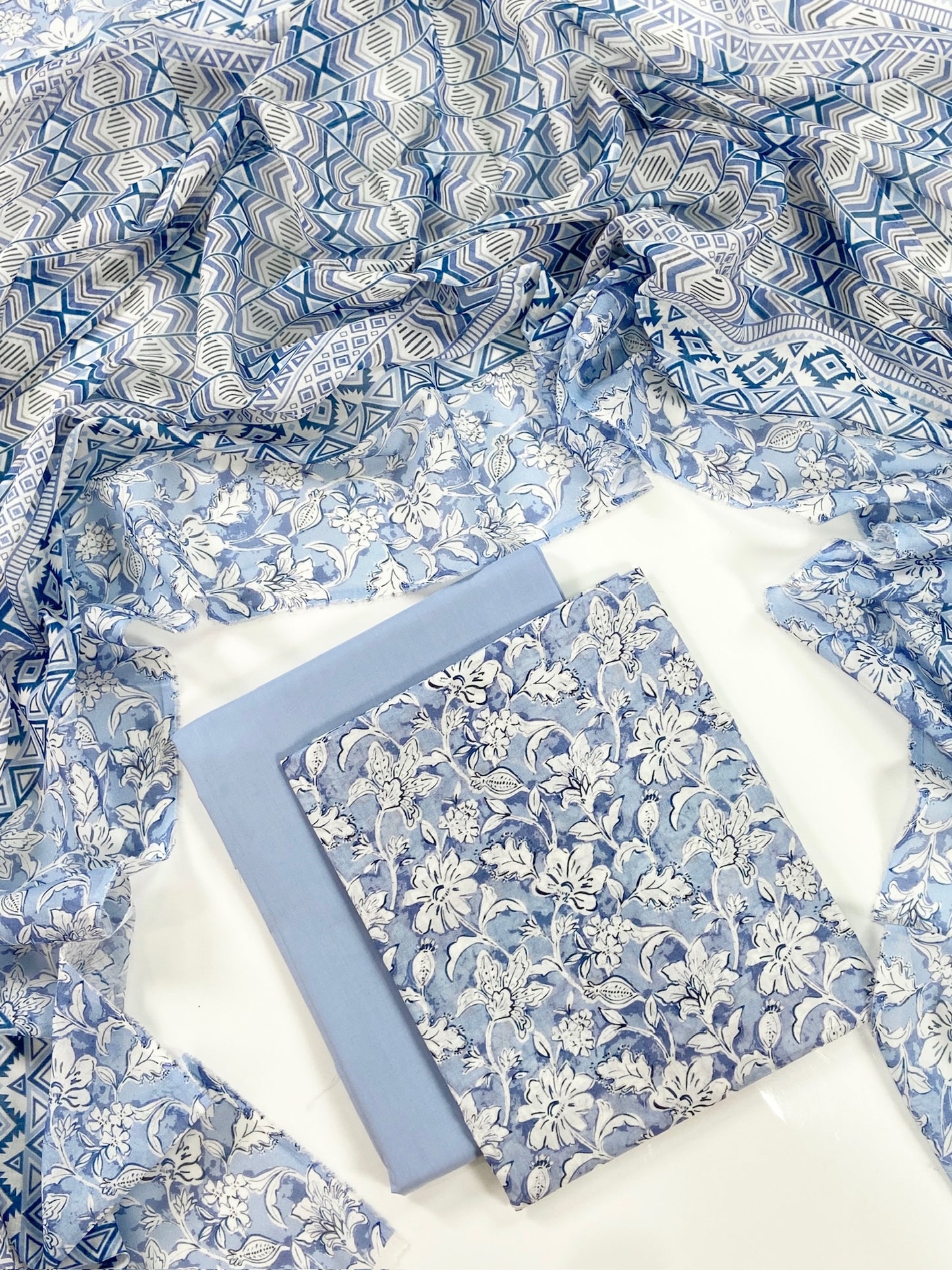 Nishat Digital Printed Lawn 3PC