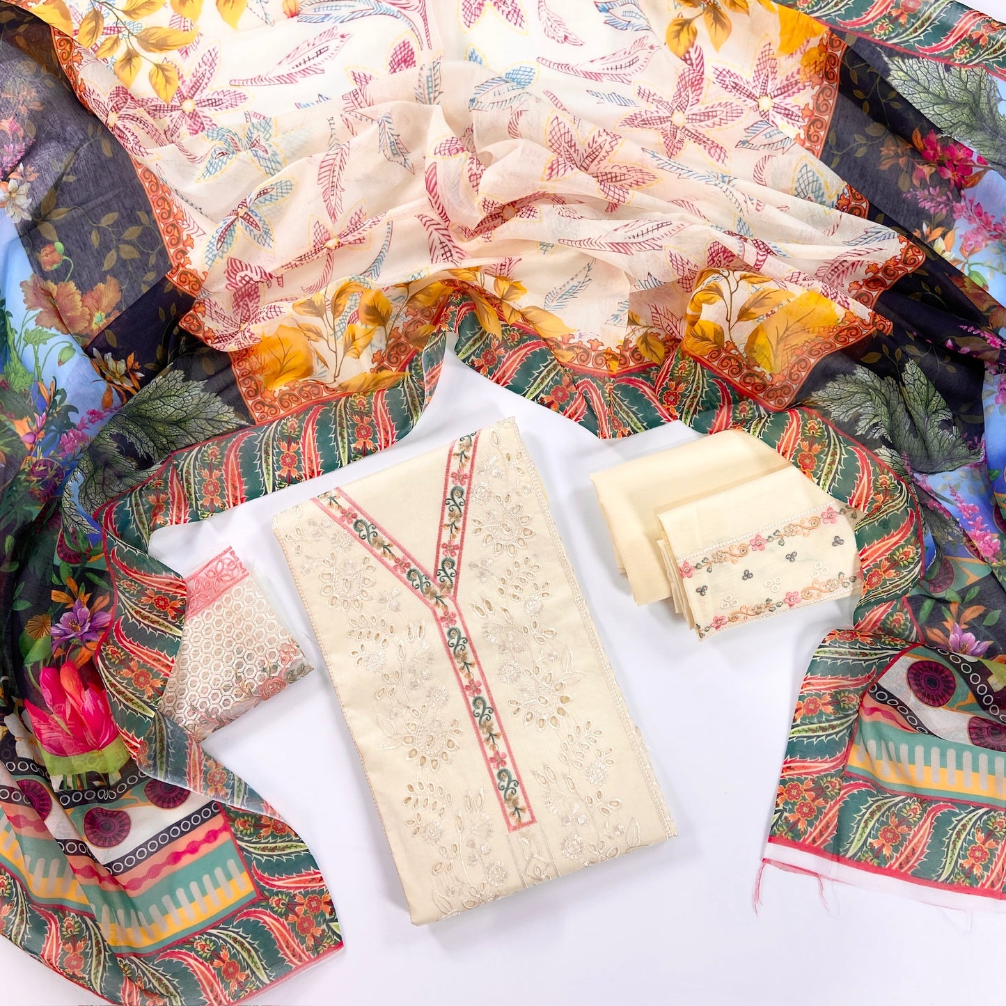 Izel Plain Embroidered Lawn 3PC