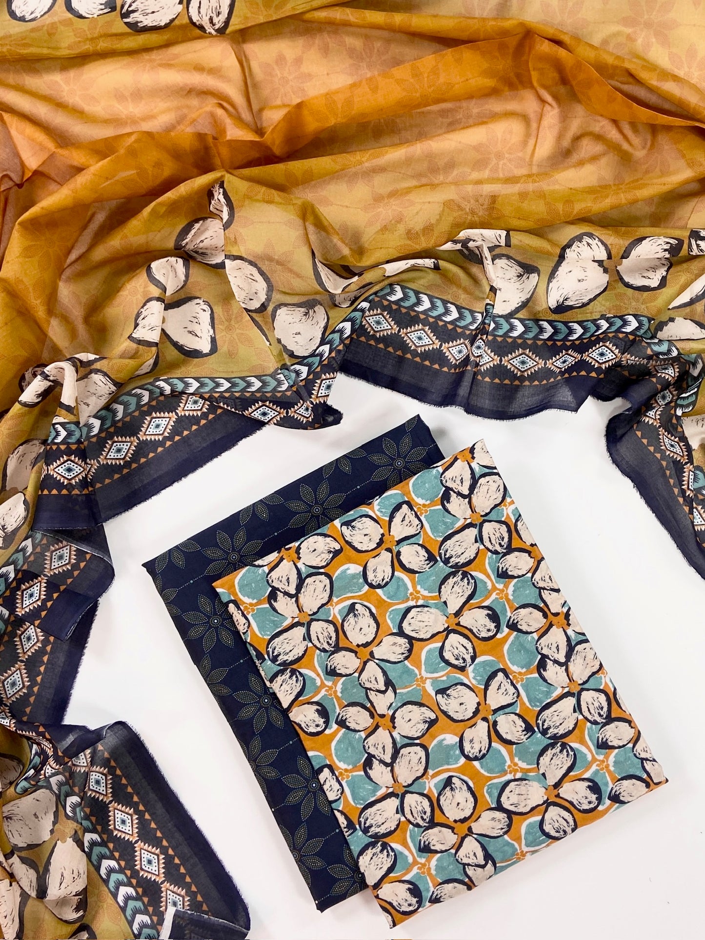 Anaya Noor Digital Printed Lawn With Voil Dupatta 3PC