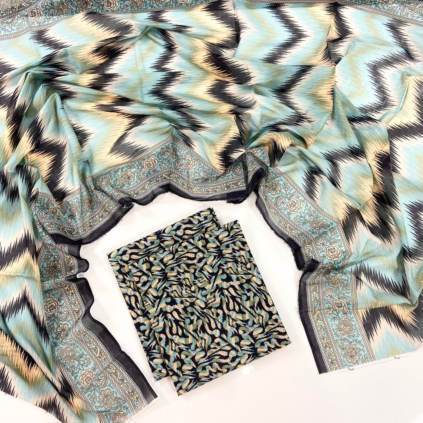 Anaya Noor Digital Printed Lawn With Voil Dupatta 3PC