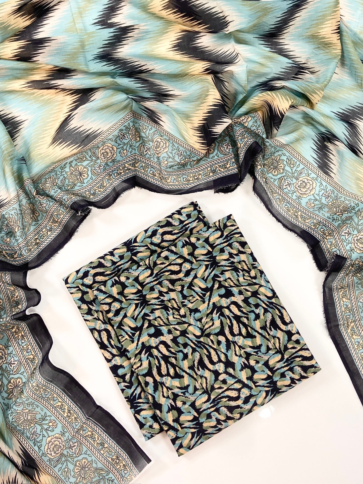 Anaya Noor Digital Printed Lawn With Voil Dupatta 3PC