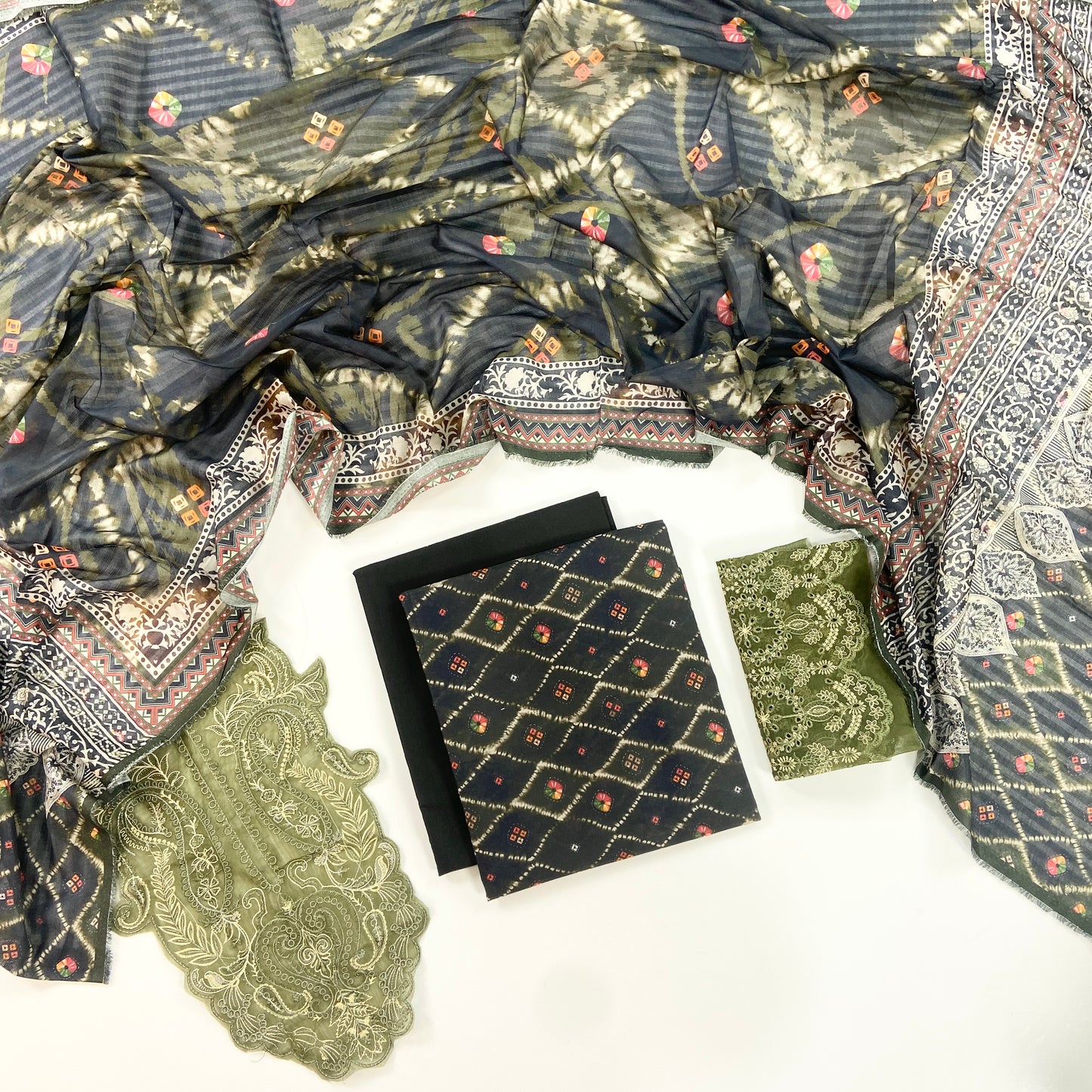 Fleur By Almeerah Premium Printed Lawn With Emb Patches 3PC