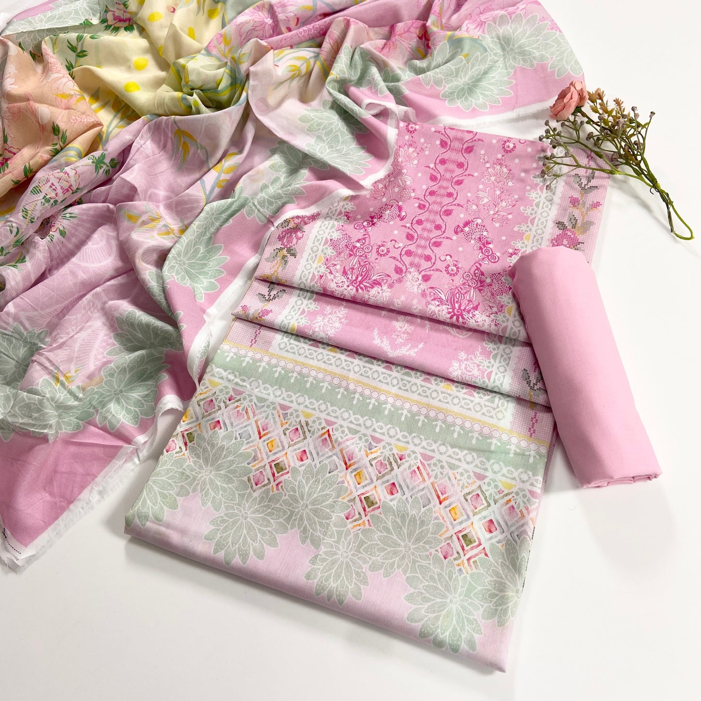 Raiha Premium Printed Lawn 3PC