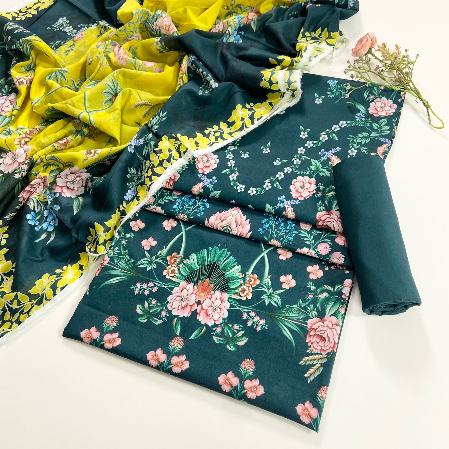 Raiha Premium Printed Lawn 3PC