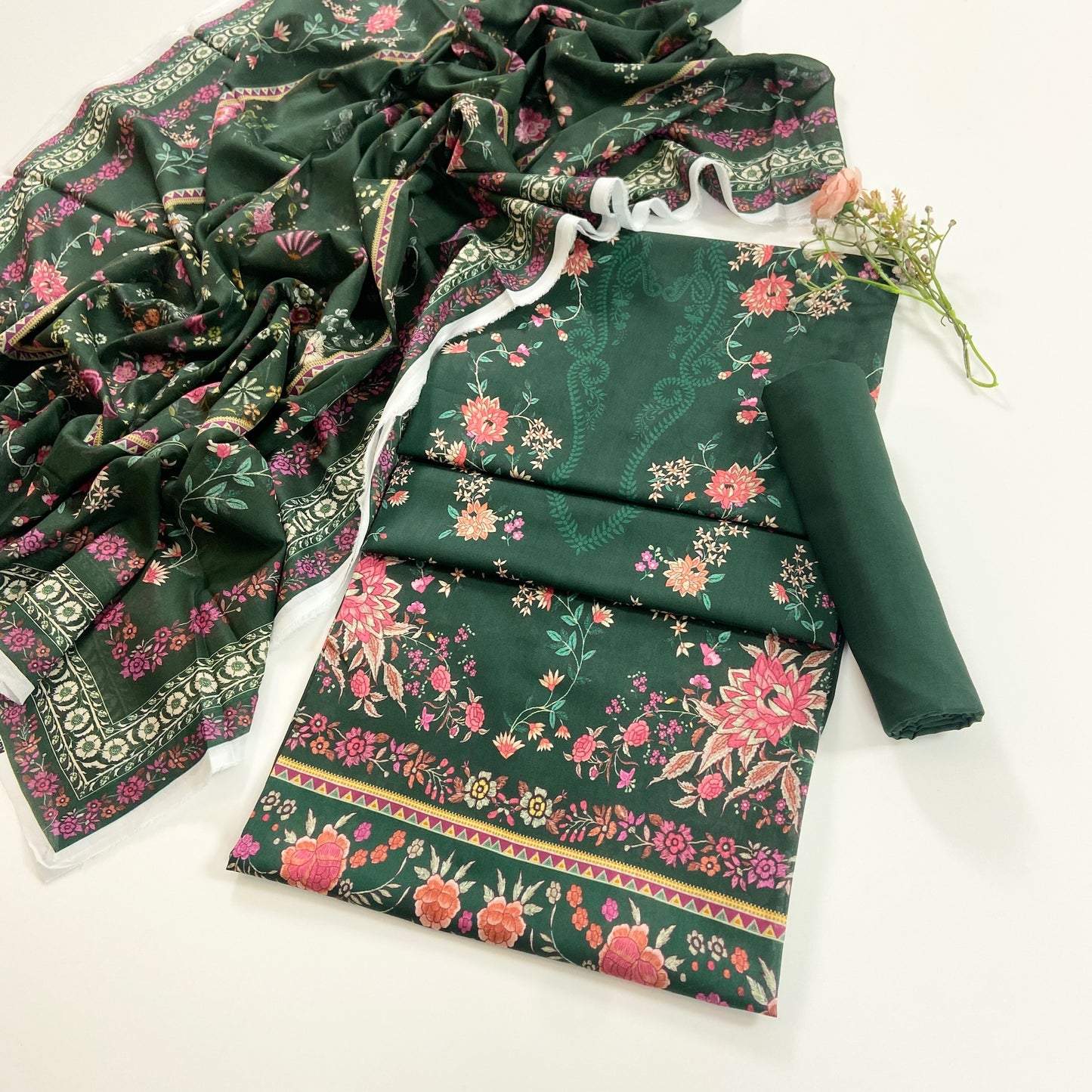 Raiha Premium Printed Lawn 3PC