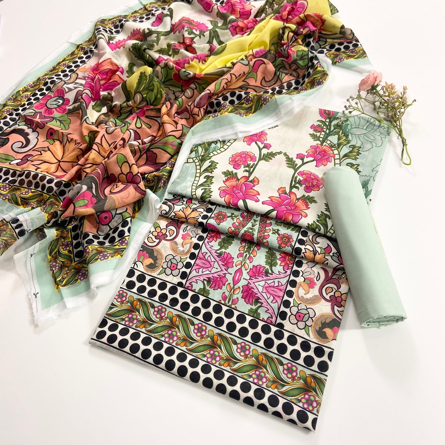 Raiha Premium Printed Lawn 3PC