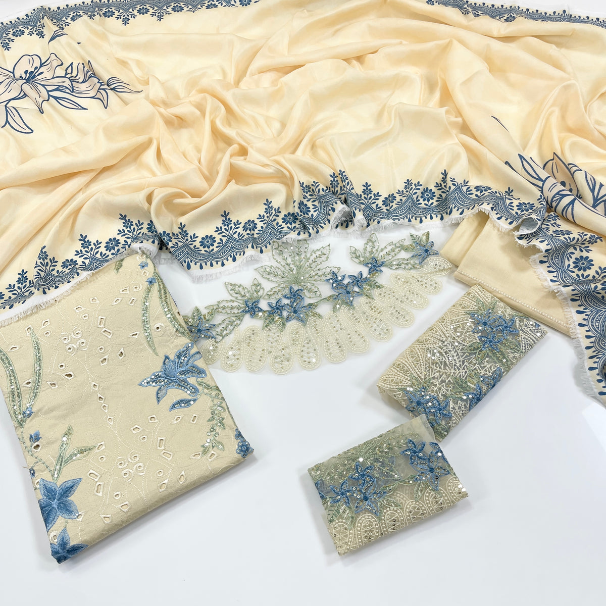 Rang Rasiya Embroidered Dhanak 3PC