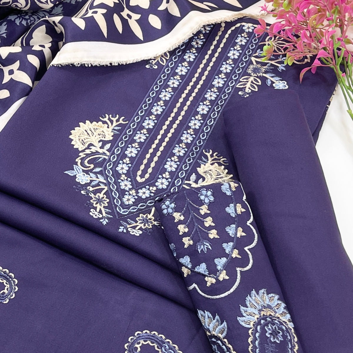 Mahnur Plain Embroidered Dhanak 3PC