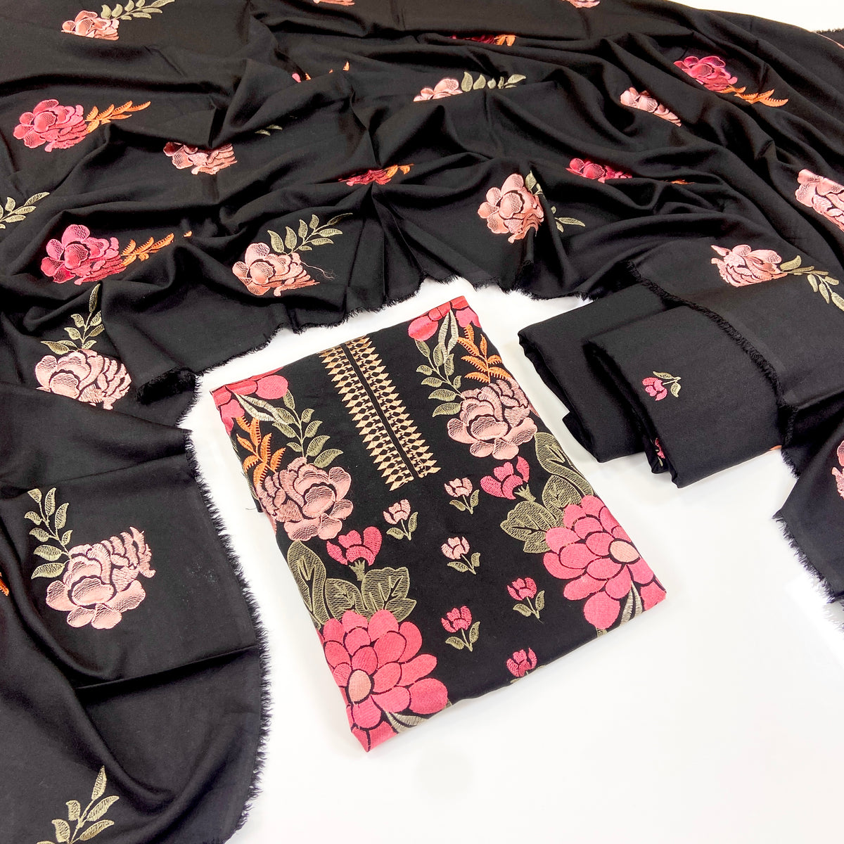 Bareeze Embroidered Karandi 3PC